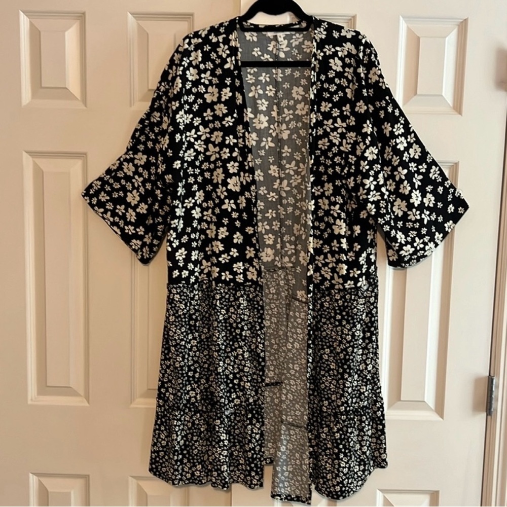 Maurice’s Floral Kimono/Wrap/Swimsuit Coverup NWOT